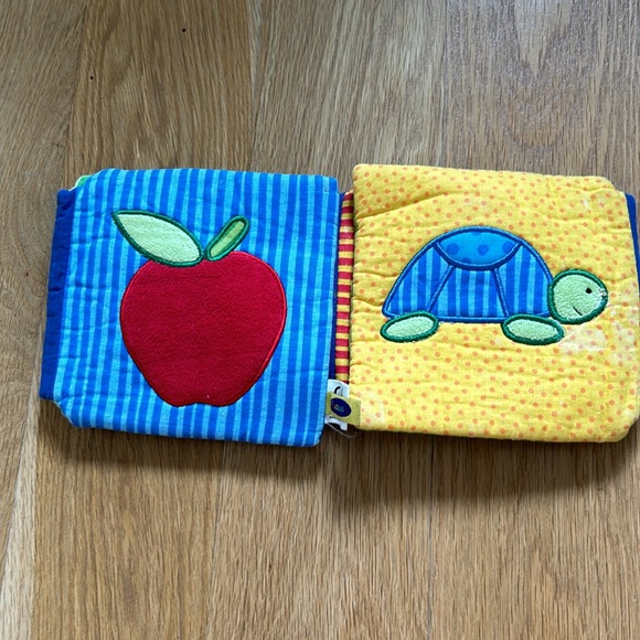 Picture book with rattle in fabric, made in Germany! - Picture 5 of 6